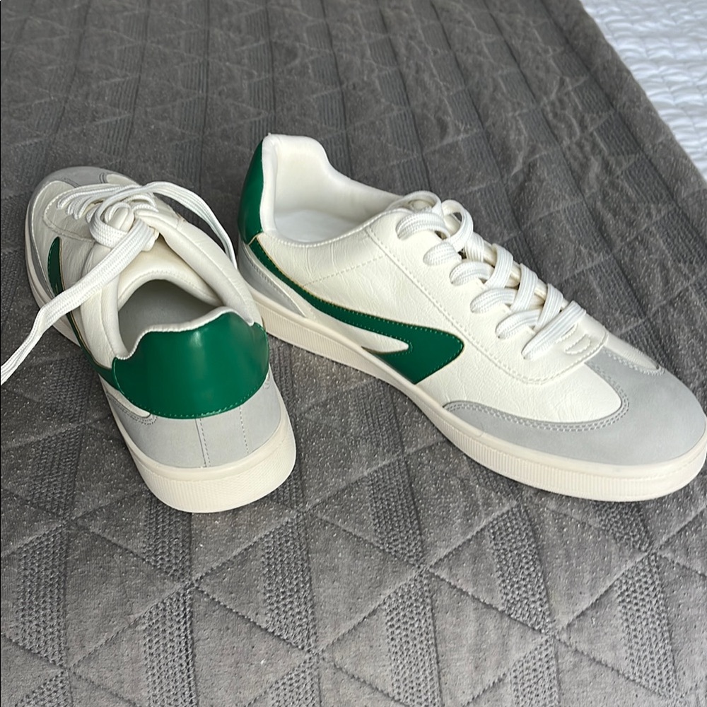DV by Dolce Vita Green and White Retro Sneakers - Picture 5 of 5